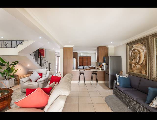 3 BEDROOM HOUSE FOR SALE IN UMHLALI GOLF ESTATE